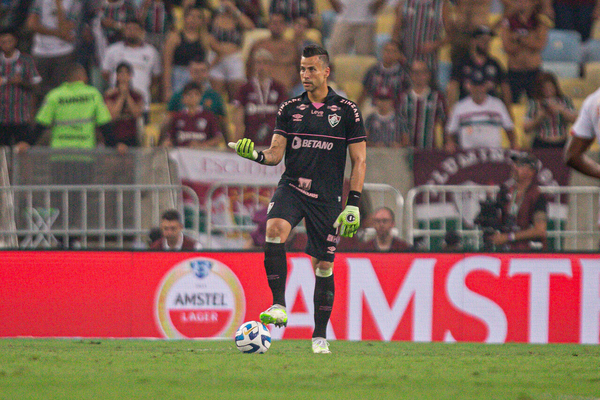 Fbio, eterno: El arquero de Fluminense sigue fuerte a los 44